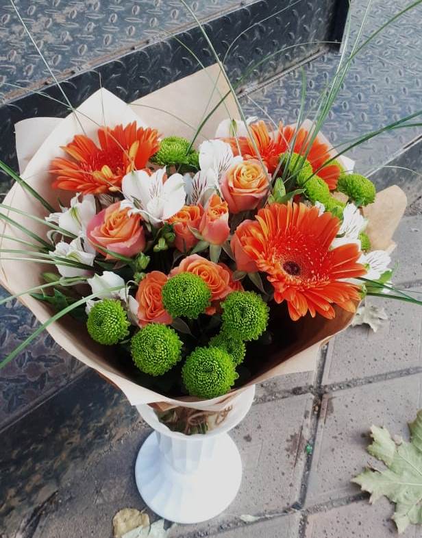 Букет цветов из: Герберы, Хризантемы, Альстромерии и Розы в Малошуйке