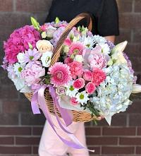 Цветочная композиция из Розы, Хризантемы, Пионы и Лизиантусы в корзине #REPLACE_PRED# Малошуйке
