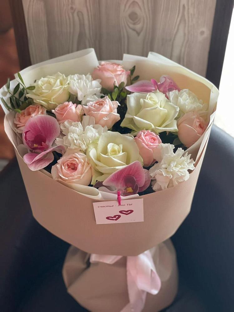 Букет цветов из: Орхидеи, Розы и Гвоздики в Малошуйке