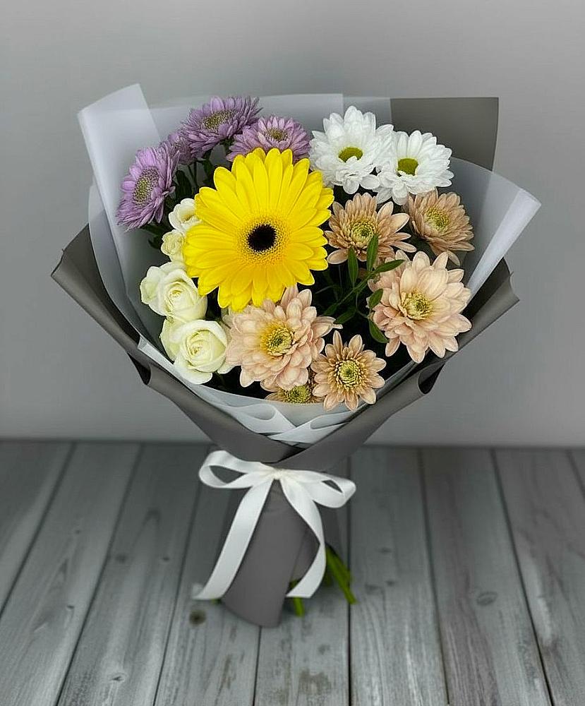 Букет цветов из: Розы, Герберы и Хризантемы в Малошуйке