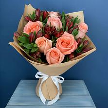 Букет цветов из:  Розы и Альстромерии в Малошуйке