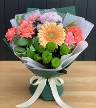 Букет цветов из:  Гвоздики, Розы, Герберы и Хризантемы #REPLACE_PRED# Малошуйке