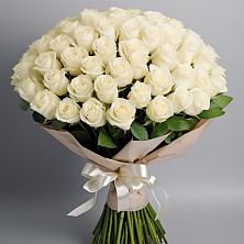 Букет 101 беля роза Белоснежка в Малошуйке