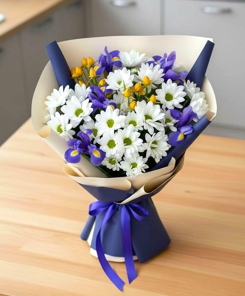 Букет цветов из: Розы, Ирисы и Хризантемы в Малошуйке