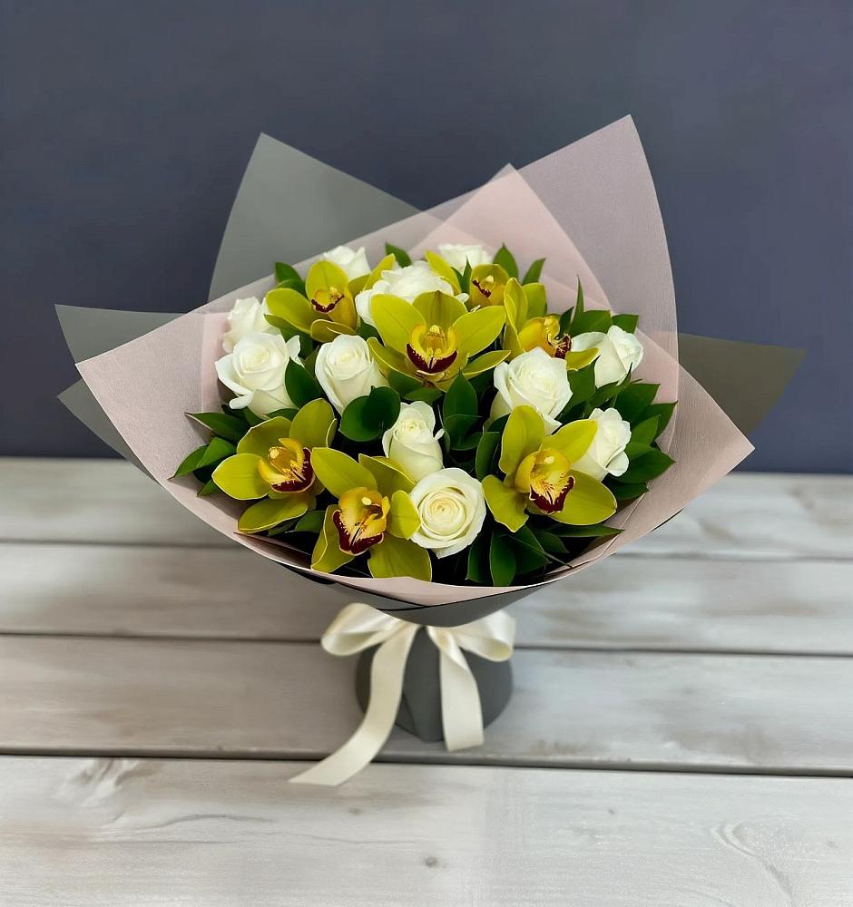 Букет цветов из: Орхидеи и Розы в Малошуйке