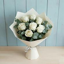 Букет Белые розы в Эвкалипте в Малошуйке
